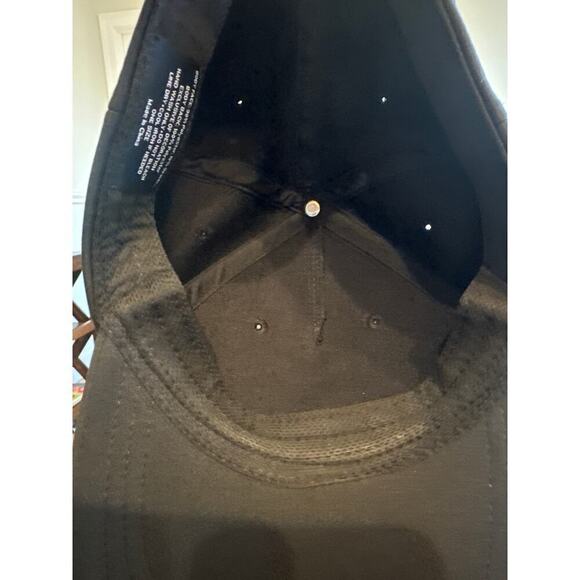 Peloton Unisex baseball hat, black, adjustable strap in back - Picture 3 of 4